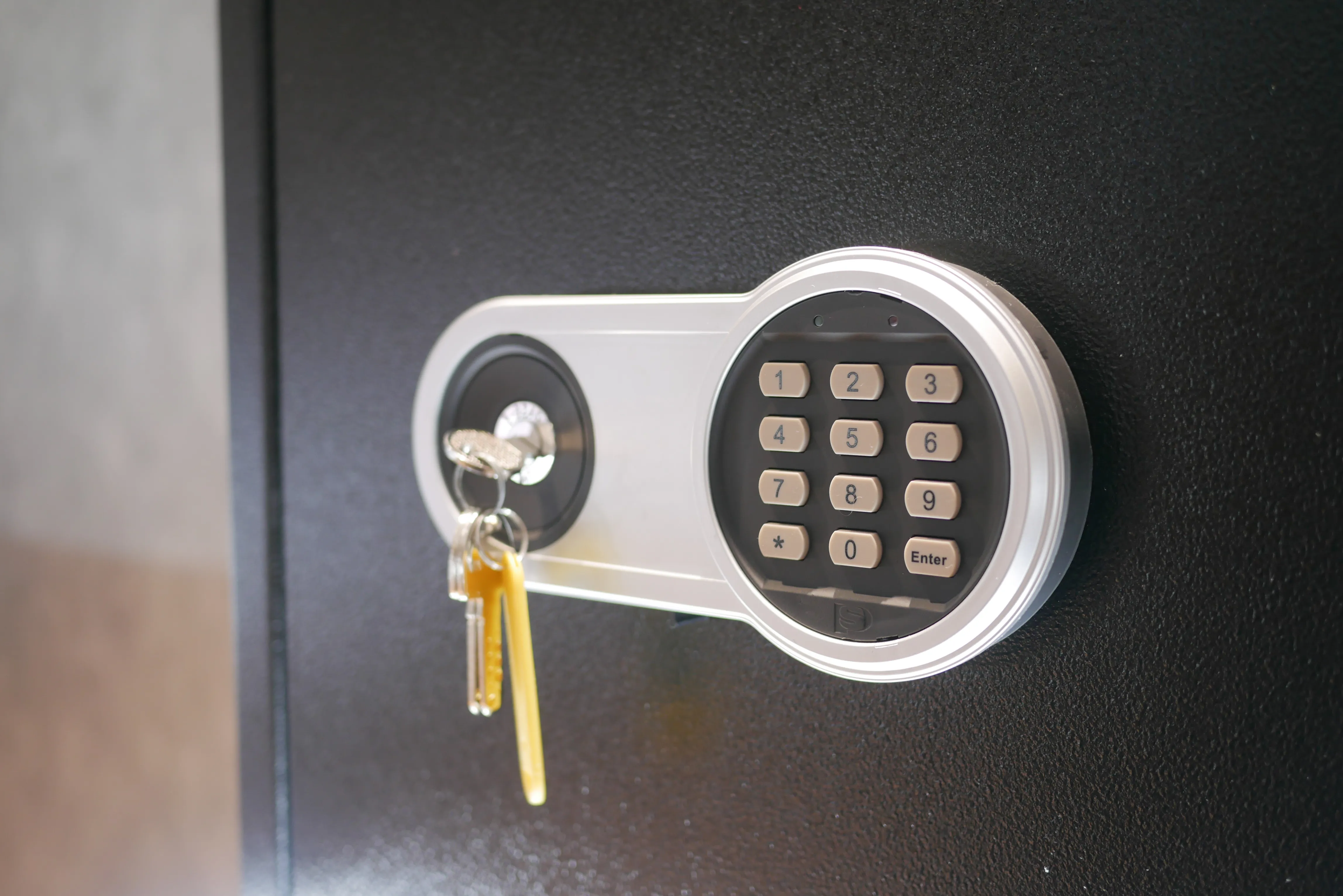 Elektronisches Tresorschloss mit Zahlentastatur – Tresoröffnung Planegg